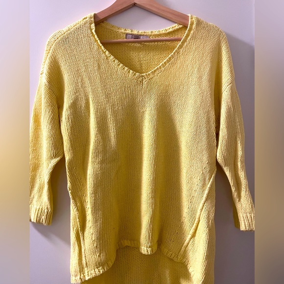 Yellow sweater - Picture 1 of 1